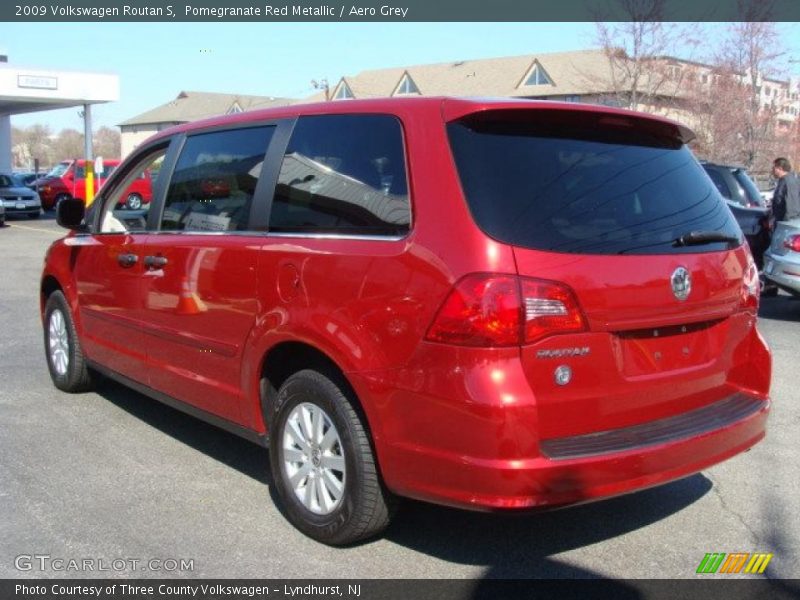 Pomegranate Red Metallic / Aero Grey 2009 Volkswagen Routan S
