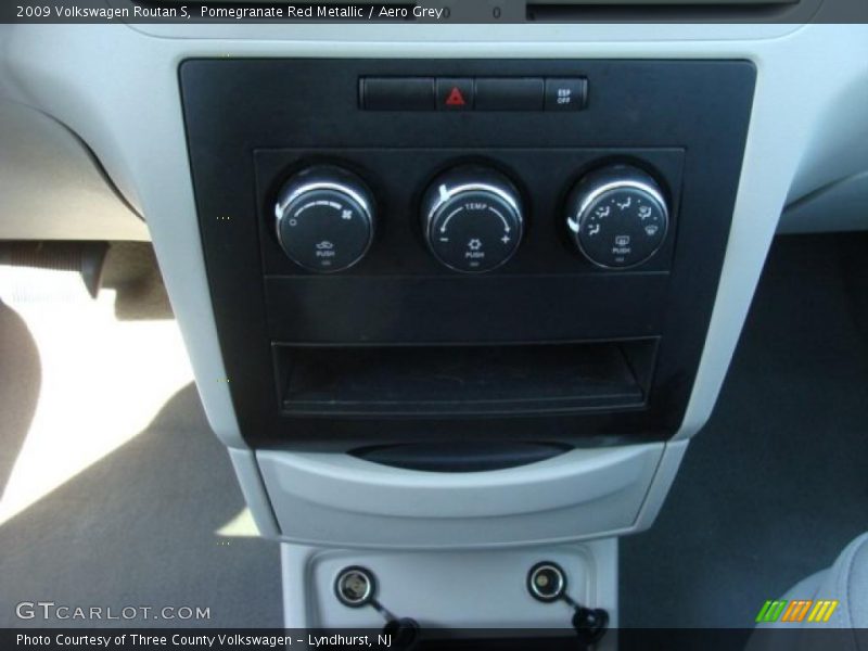 Pomegranate Red Metallic / Aero Grey 2009 Volkswagen Routan S