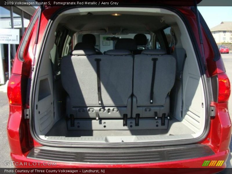 Pomegranate Red Metallic / Aero Grey 2009 Volkswagen Routan S