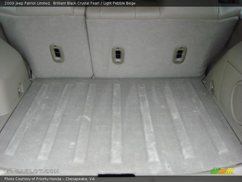 Brilliant Black Crystal Pearl / Light Pebble Beige 2009 Jeep Patriot Limited