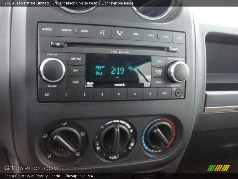 Brilliant Black Crystal Pearl / Light Pebble Beige 2009 Jeep Patriot Limited