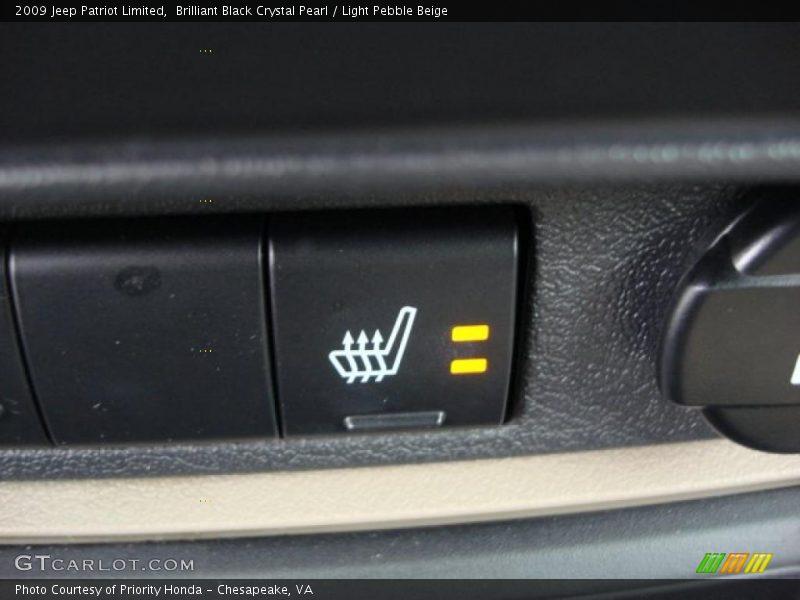 Brilliant Black Crystal Pearl / Light Pebble Beige 2009 Jeep Patriot Limited