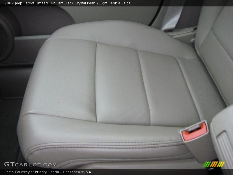 Brilliant Black Crystal Pearl / Light Pebble Beige 2009 Jeep Patriot Limited