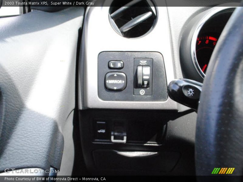 Super White / Dark Gray 2003 Toyota Matrix XRS