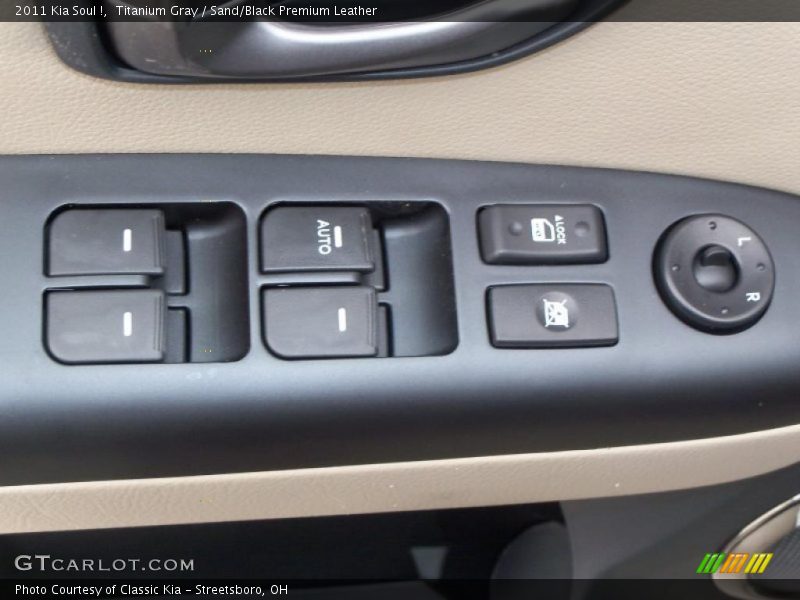Titanium Gray / Sand/Black Premium Leather 2011 Kia Soul !