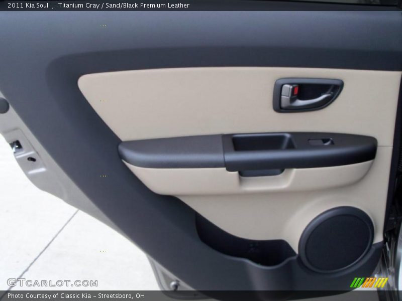 Titanium Gray / Sand/Black Premium Leather 2011 Kia Soul !