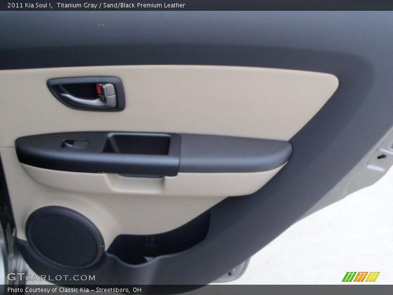 Titanium Gray / Sand/Black Premium Leather 2011 Kia Soul !
