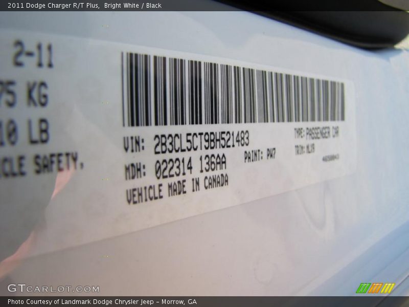Bright White / Black 2011 Dodge Charger R/T Plus