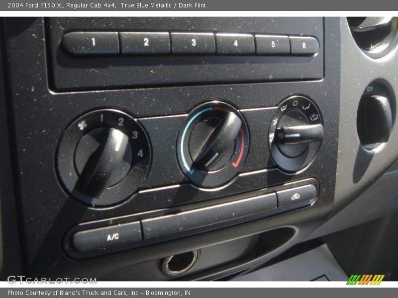 True Blue Metallic / Dark Flint 2004 Ford F150 XL Regular Cab 4x4