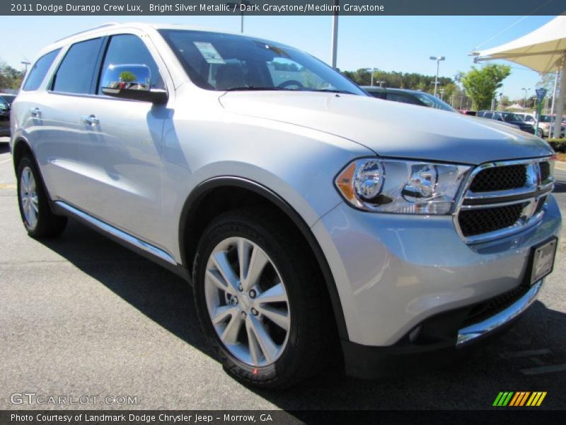 Front 3/4 View of 2011 Durango Crew Lux