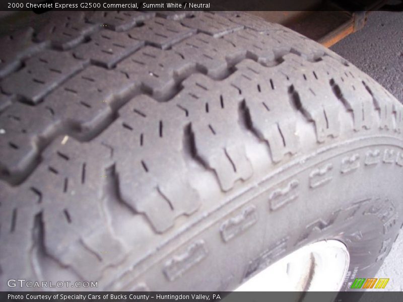 Summit White / Neutral 2000 Chevrolet Express G2500 Commercial