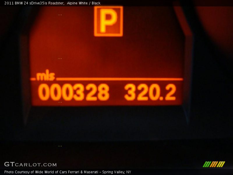 Alpine White / Black 2011 BMW Z4 sDrive35is Roadster