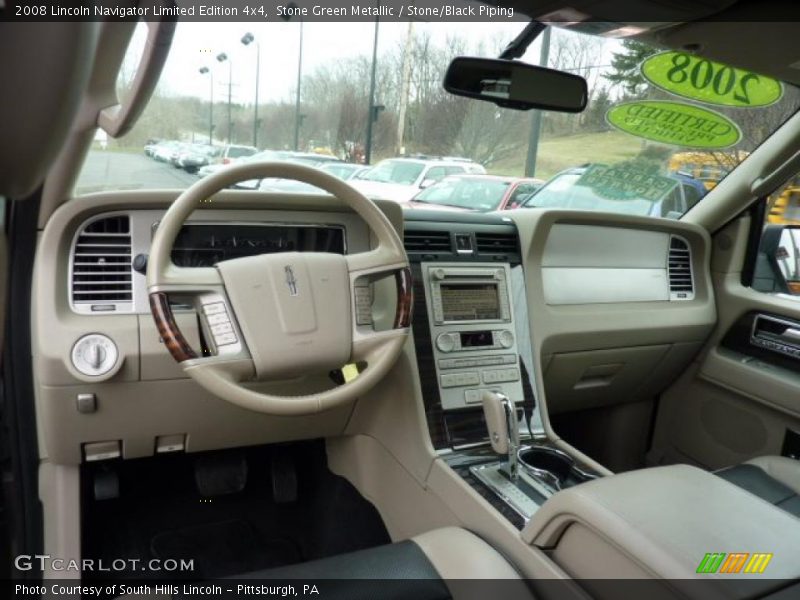 Dashboard of 2008 Navigator Limited Edition 4x4