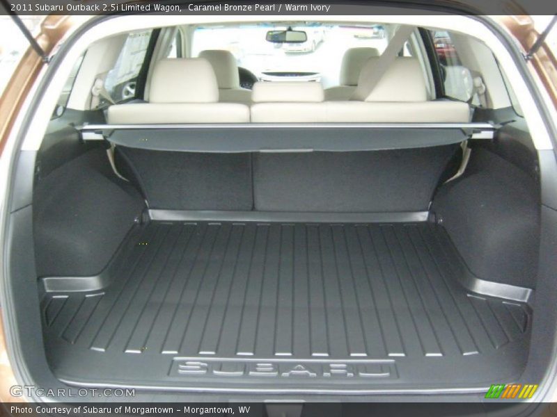  2011 Outback 2.5i Limited Wagon Trunk