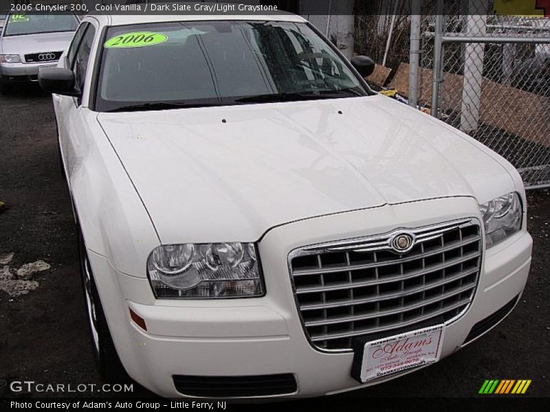 Cool Vanilla / Dark Slate Gray/Light Graystone 2006 Chrysler 300