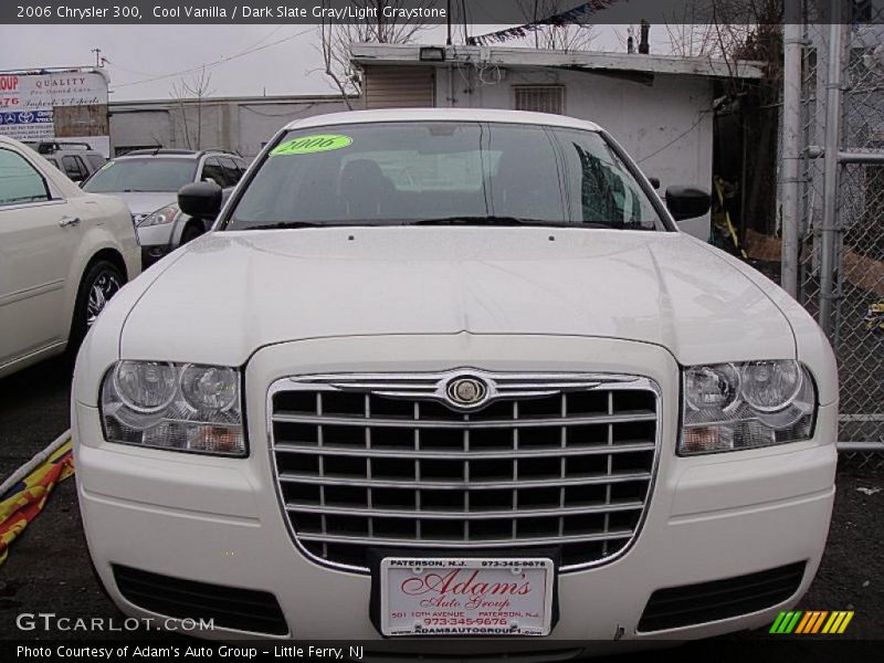 Cool Vanilla / Dark Slate Gray/Light Graystone 2006 Chrysler 300