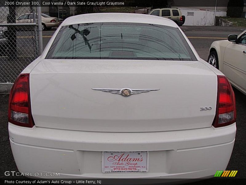 Cool Vanilla / Dark Slate Gray/Light Graystone 2006 Chrysler 300