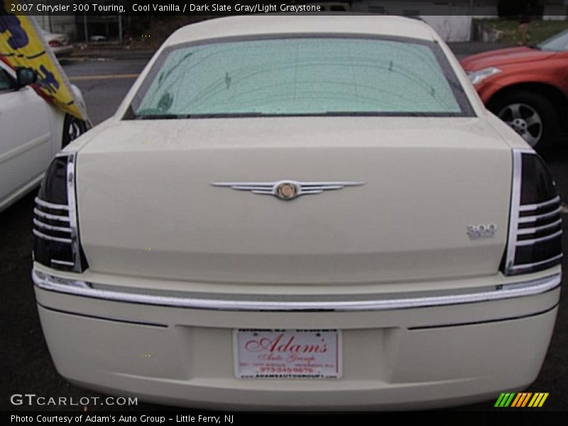 Cool Vanilla / Dark Slate Gray/Light Graystone 2007 Chrysler 300 Touring