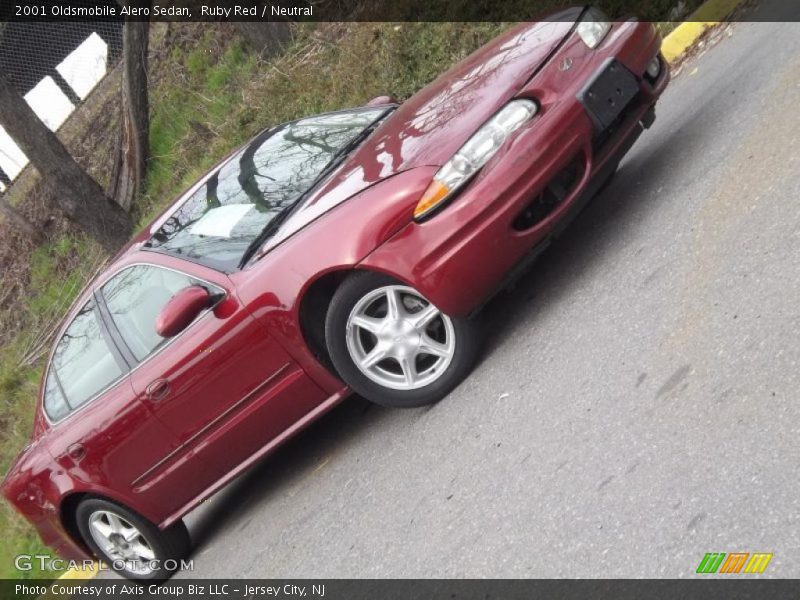 Ruby Red / Neutral 2001 Oldsmobile Alero Sedan