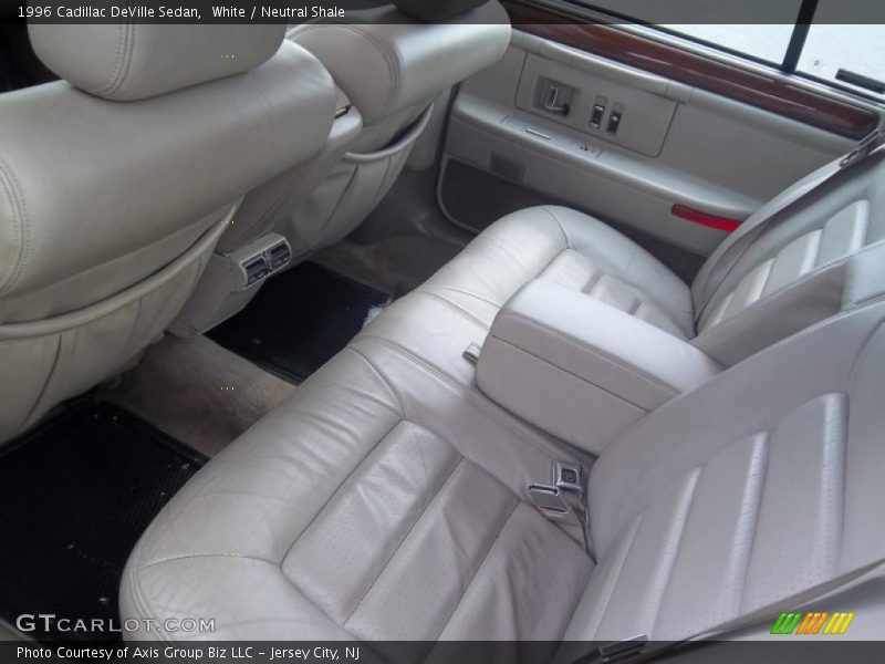  1996 DeVille Sedan Neutral Shale Interior