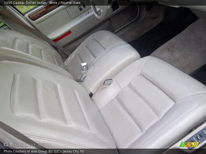 White / Neutral Shale 1996 Cadillac DeVille Sedan