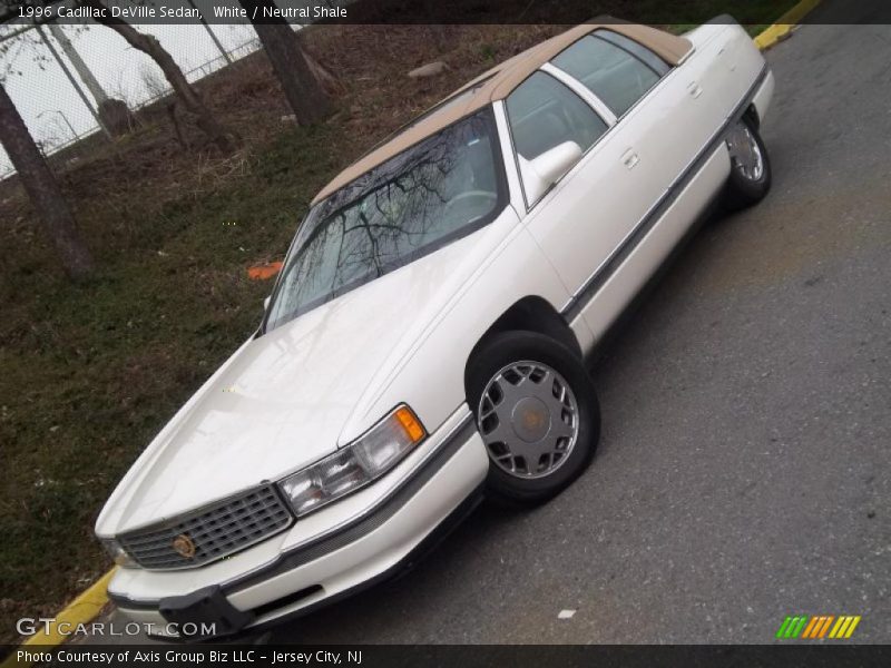 White / Neutral Shale 1996 Cadillac DeVille Sedan