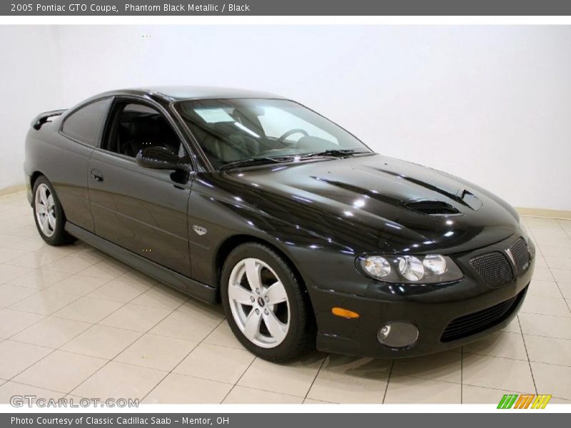 Front 3/4 View of 2005 GTO Coupe