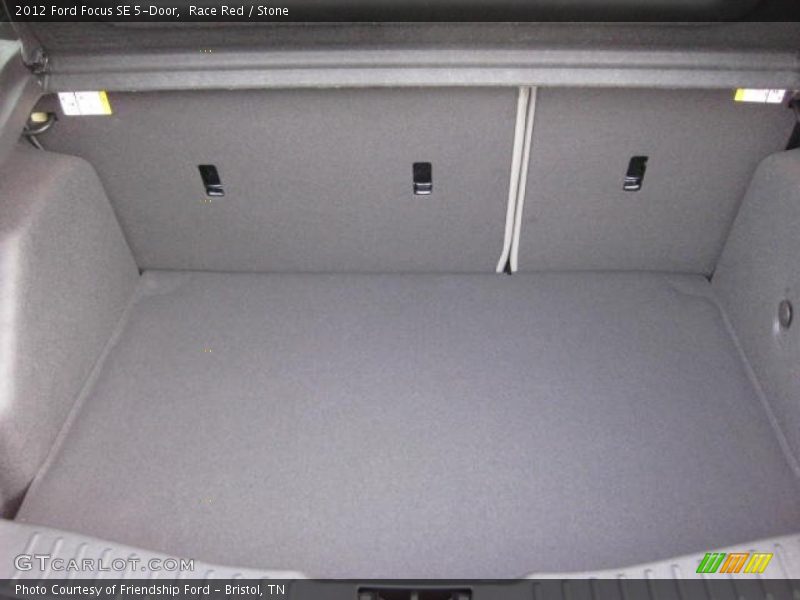  2012 Focus SE 5-Door Trunk