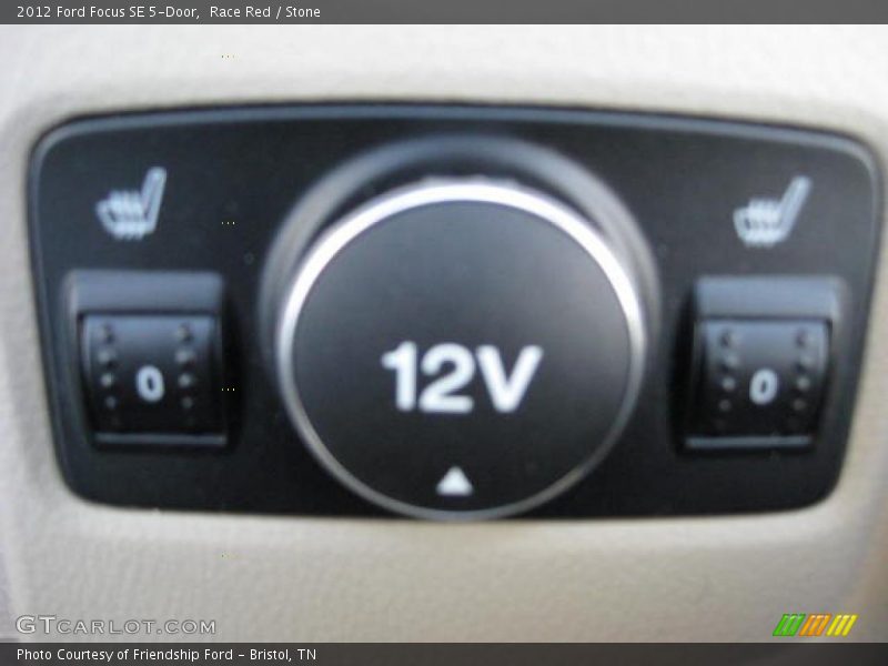 Controls of 2012 Focus SE 5-Door