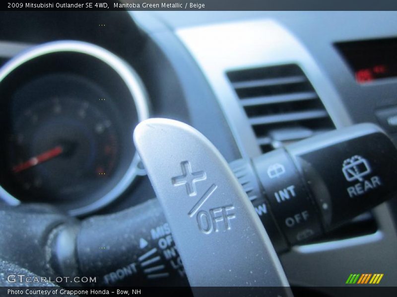 Manitoba Green Metallic / Beige 2009 Mitsubishi Outlander SE 4WD