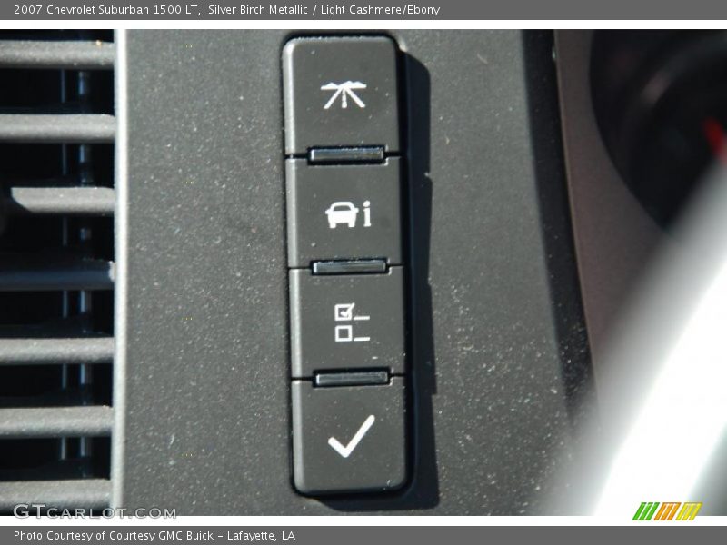 Silver Birch Metallic / Light Cashmere/Ebony 2007 Chevrolet Suburban 1500 LT