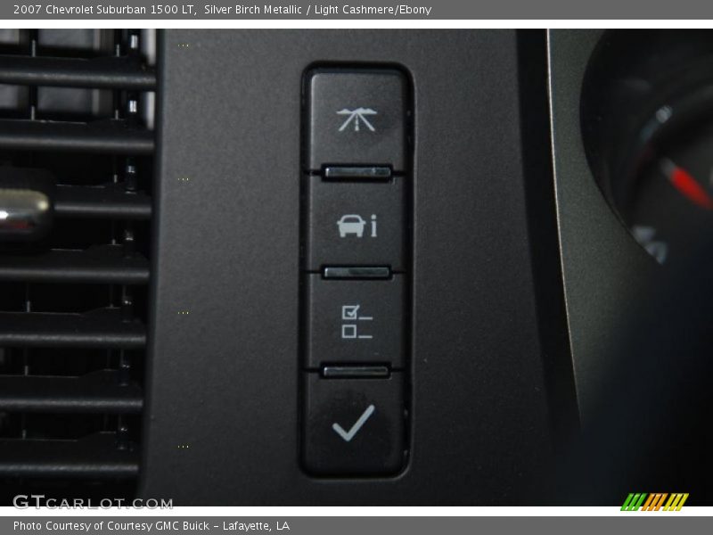 Silver Birch Metallic / Light Cashmere/Ebony 2007 Chevrolet Suburban 1500 LT