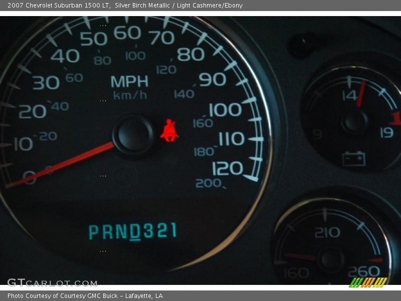 Silver Birch Metallic / Light Cashmere/Ebony 2007 Chevrolet Suburban 1500 LT