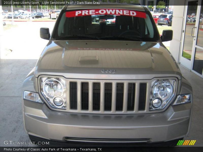 Light Sandstone Pearl / Dark Slate Gray 2010 Jeep Liberty Sport