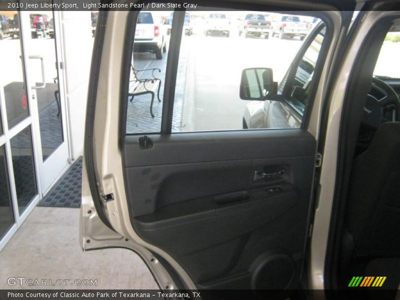 Light Sandstone Pearl / Dark Slate Gray 2010 Jeep Liberty Sport
