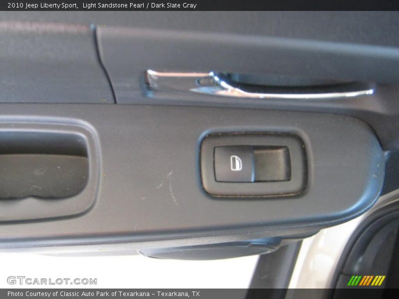 Light Sandstone Pearl / Dark Slate Gray 2010 Jeep Liberty Sport