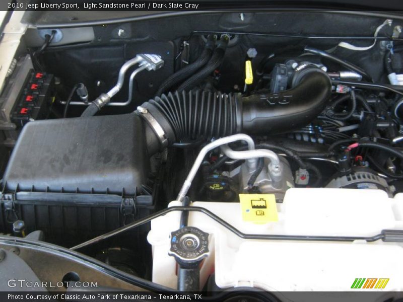 Light Sandstone Pearl / Dark Slate Gray 2010 Jeep Liberty Sport