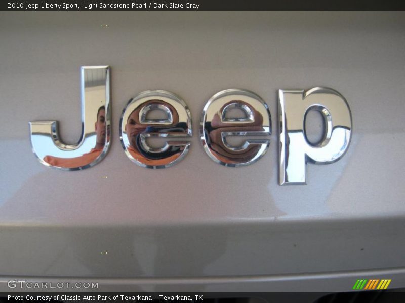 Light Sandstone Pearl / Dark Slate Gray 2010 Jeep Liberty Sport
