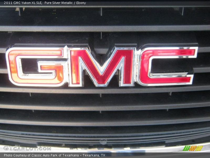 Pure Silver Metallic / Ebony 2011 GMC Yukon XL SLE