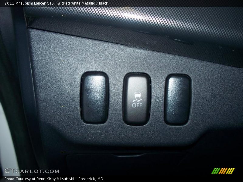 Wicked White Metallic / Black 2011 Mitsubishi Lancer GTS