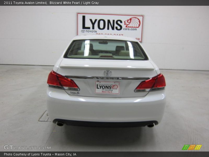 Blizzard White Pearl / Light Gray 2011 Toyota Avalon Limited