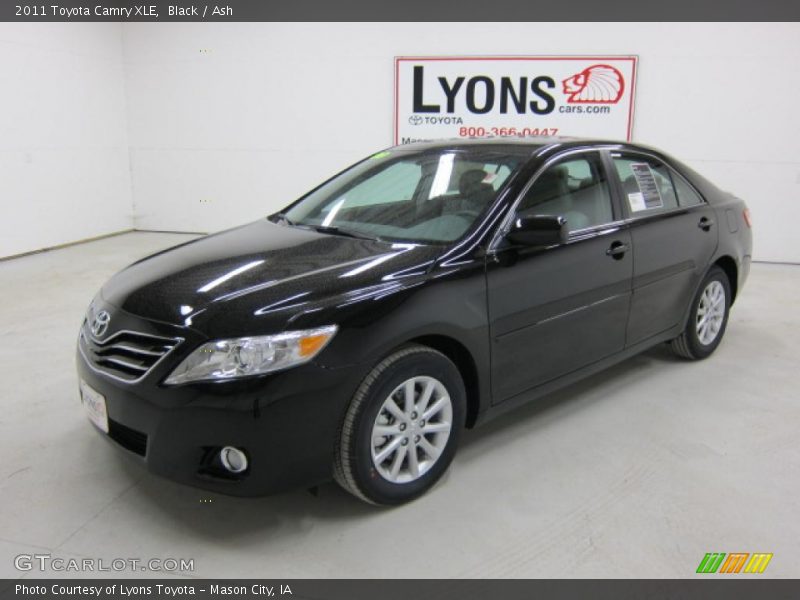 Black / Ash 2011 Toyota Camry XLE
