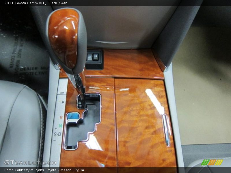 Black / Ash 2011 Toyota Camry XLE