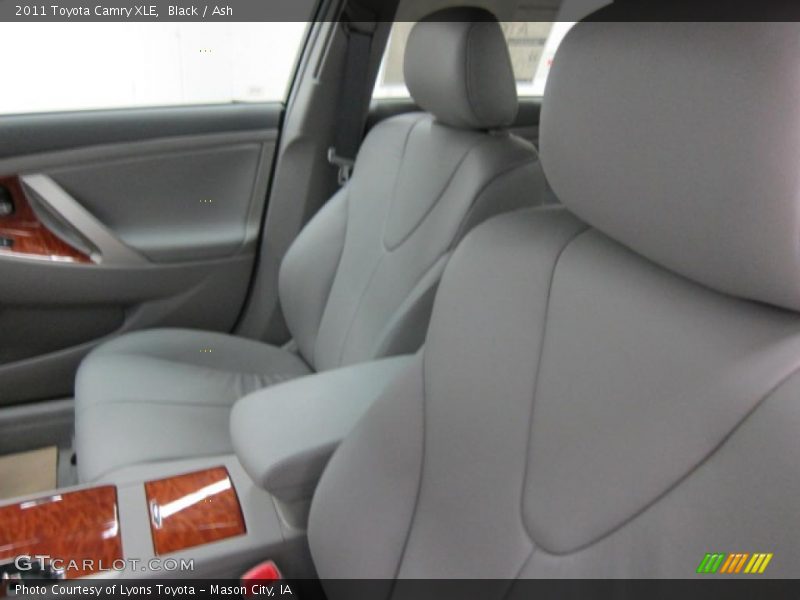 Black / Ash 2011 Toyota Camry XLE