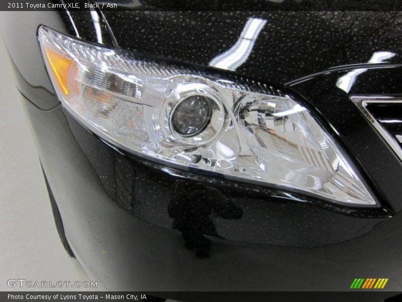 Black / Ash 2011 Toyota Camry XLE