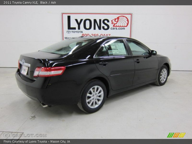 Black / Ash 2011 Toyota Camry XLE