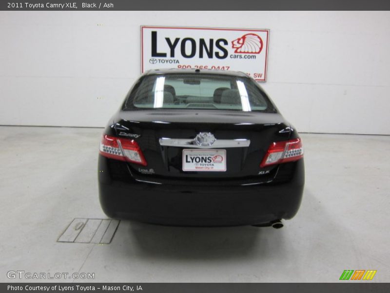 Black / Ash 2011 Toyota Camry XLE
