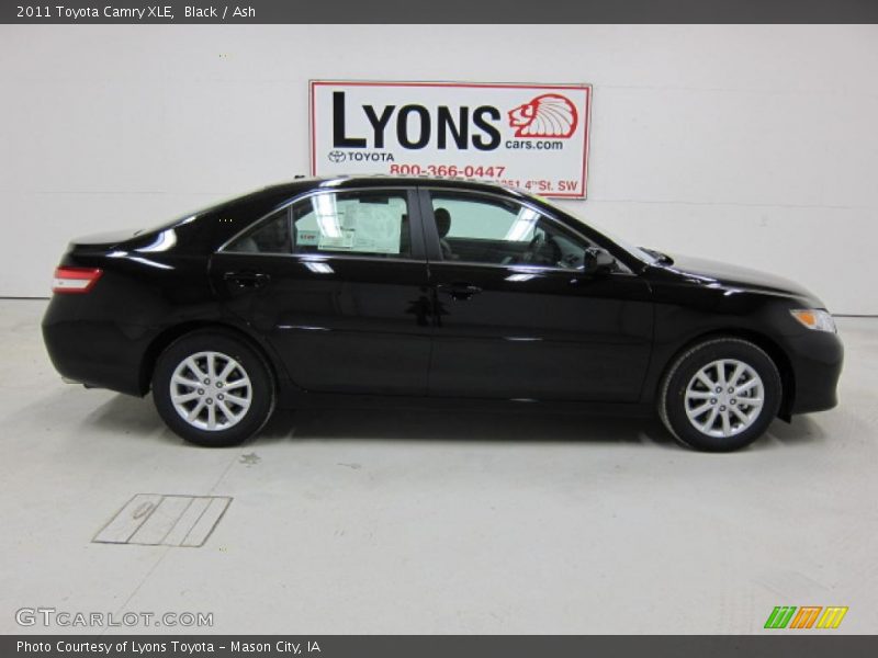 Black / Ash 2011 Toyota Camry XLE