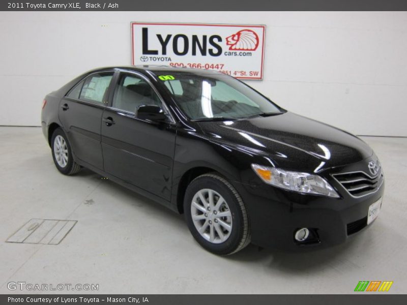 Black / Ash 2011 Toyota Camry XLE