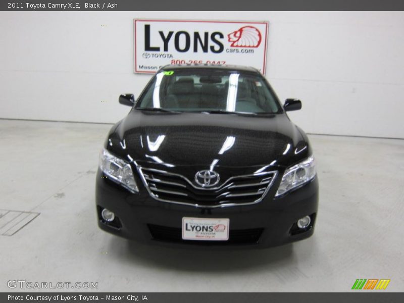 Black / Ash 2011 Toyota Camry XLE